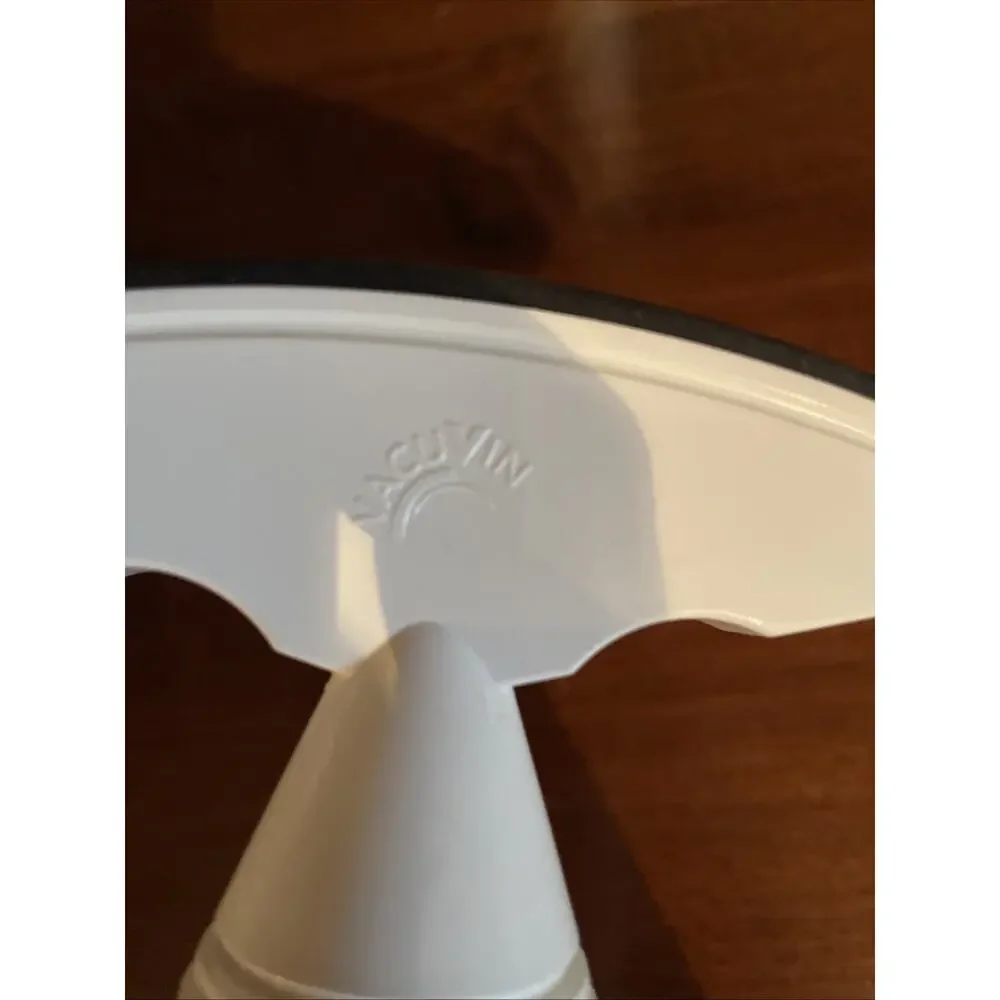 Vacu Vin Pineapple Slicer Corer Cutter Kitchen Tool Plastic Medium And Large